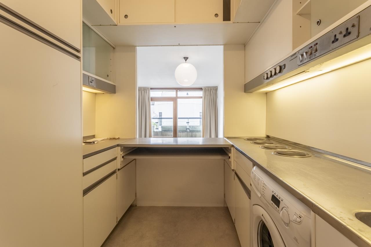 2 bed property in Barbican, London